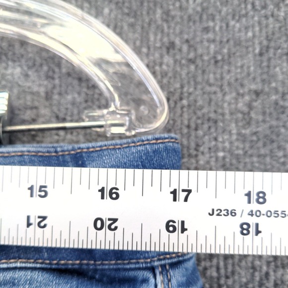 Time And Tru Women's Mid-Rise Cropped Jeans Blue Plus 16 Medium Wash Frayed - Picture 9 of 10